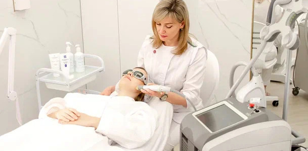 Лазерная чистка в Томске косметологом