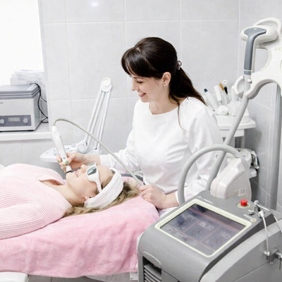 Лечение акне лазером в Томске