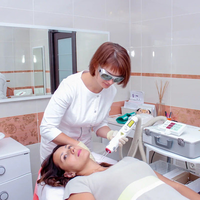 Лазерное удаление папиллом, кератом и и бородавок